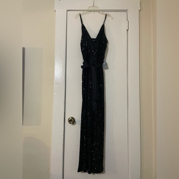 EXPRESS Sequin V-Neck Tie Waist Wide Leg Jumpsuit size Small NWT - Picture 3 of 13
